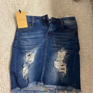 Brand new stretchy denim skirt